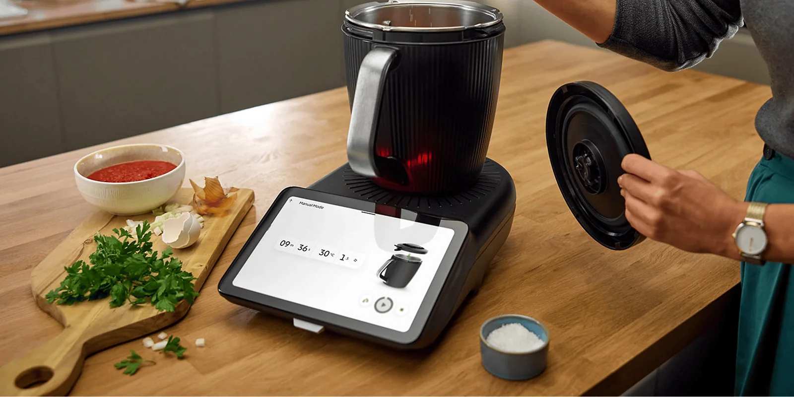 Thermomix TM7, mutfakta canlı kullanım, tablet etkileşimi
